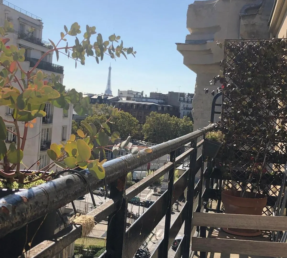 Apartment Eiffel Tower View Arc Triomphe Champs Elysees Area Paris France